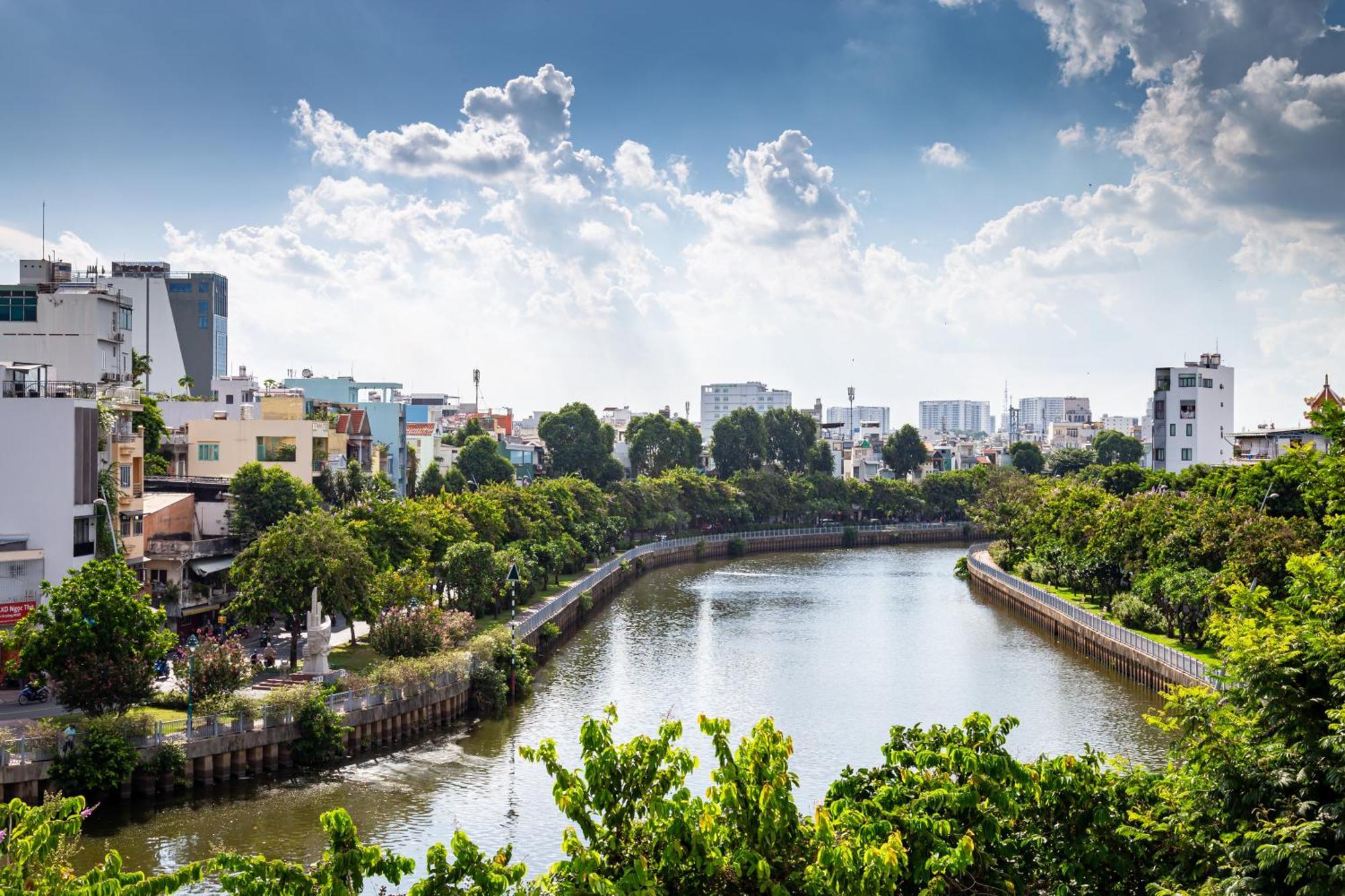 Cozy Riverview Of Livinginn Ho Chi Minh City Bagian luar foto
