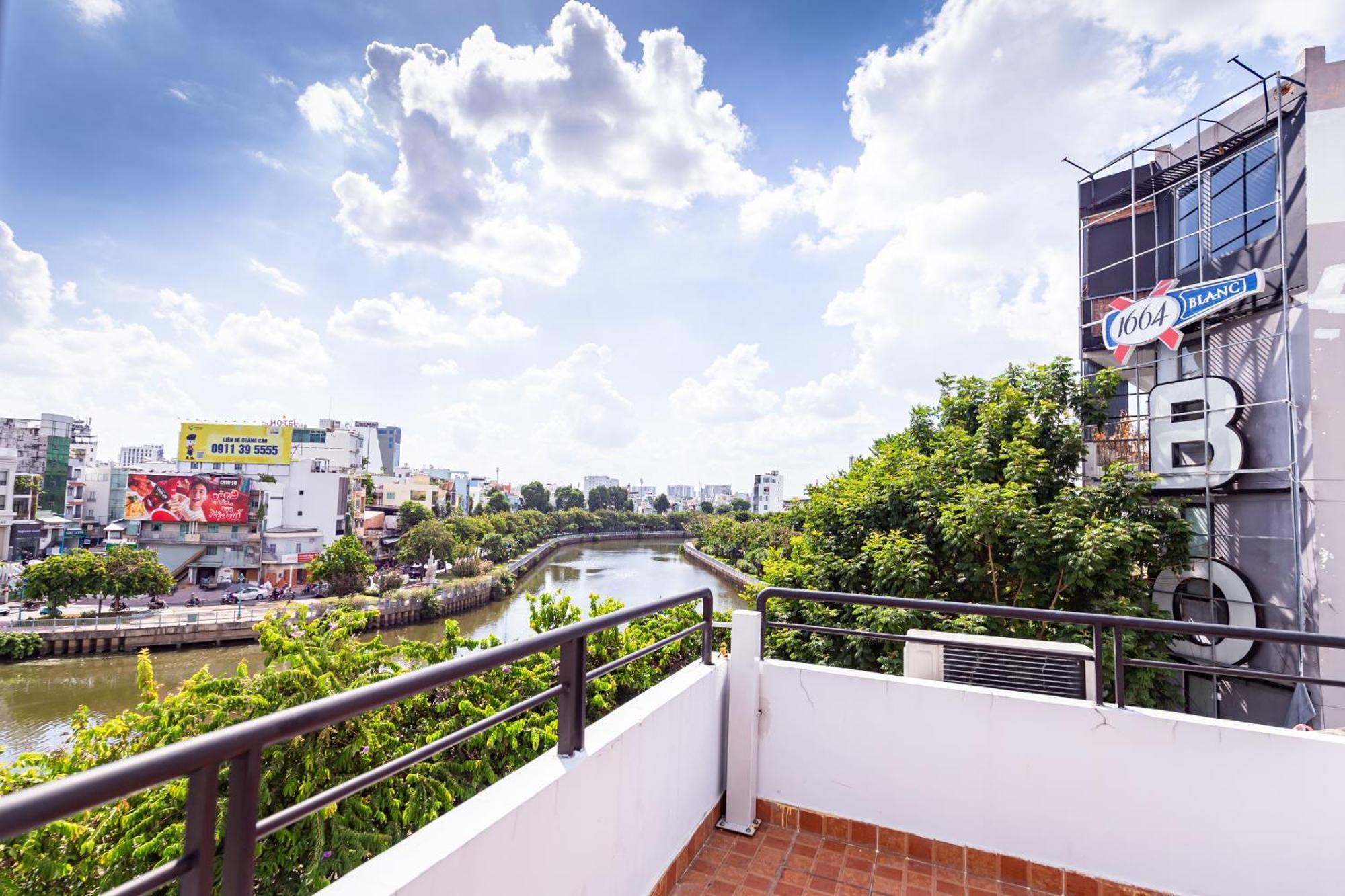 Cozy Riverview Of Livinginn Ho Chi Minh City Bagian luar foto